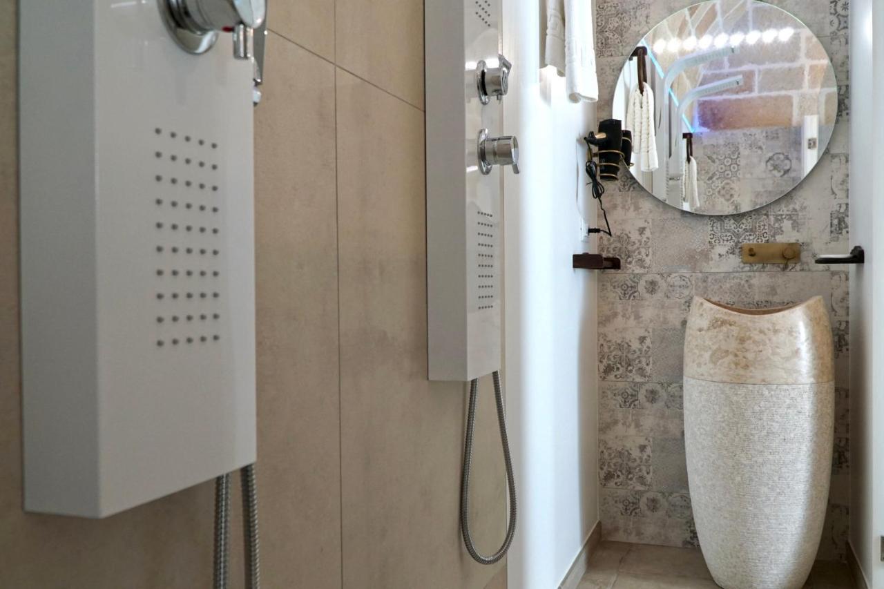 Suite 141 - Luxury B&B モノーポリ エクステリア 写真